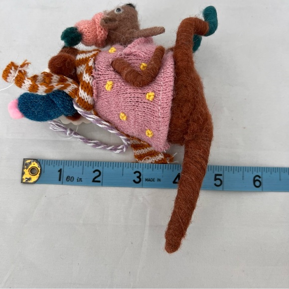 Anthropologie Wild Bundled Up Ornament Wool Kangaroo Mom And Baby In Pouch - Picture 9 of 9